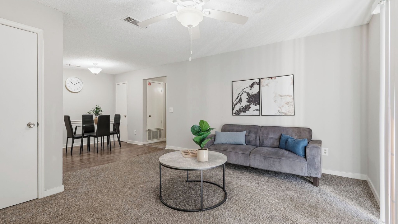 Photo of Livingroom in Tougaloo