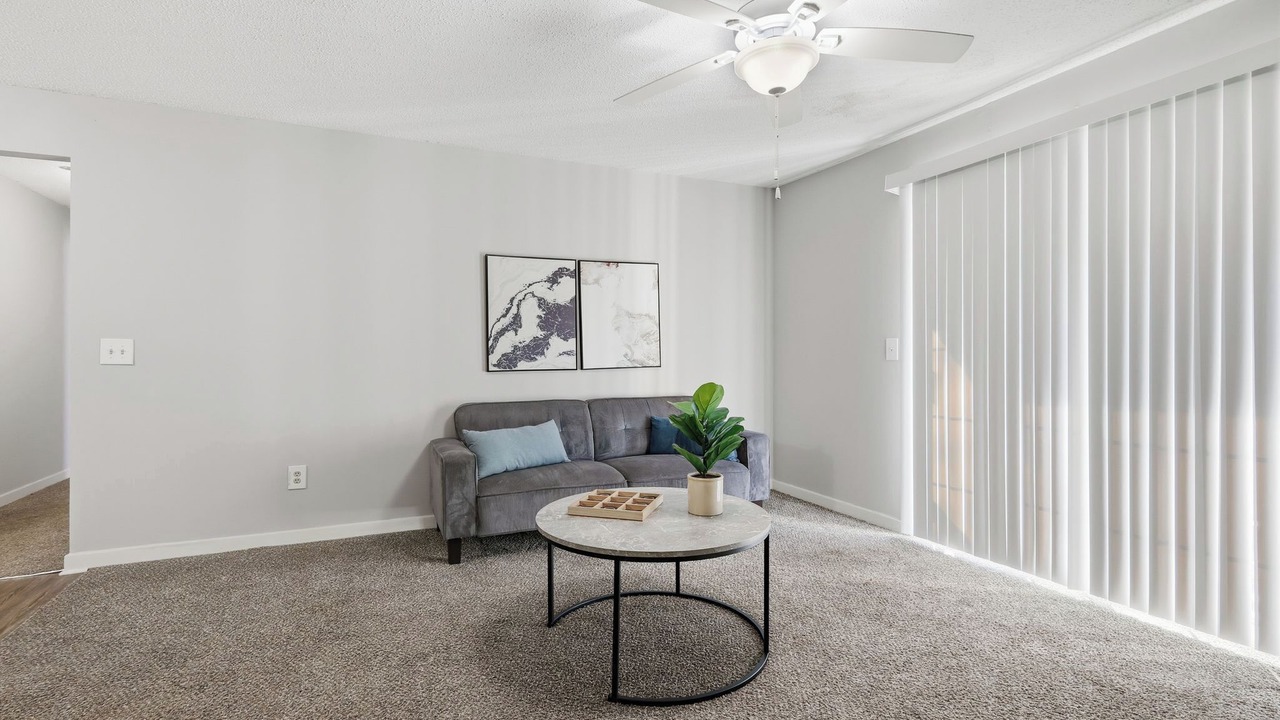 Photo of Livingroom in Tougaloo