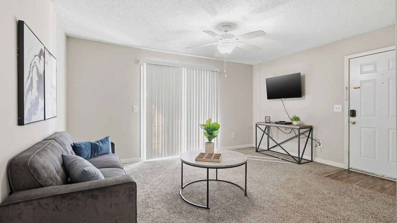 Photo of Livingroom in Tougaloo
