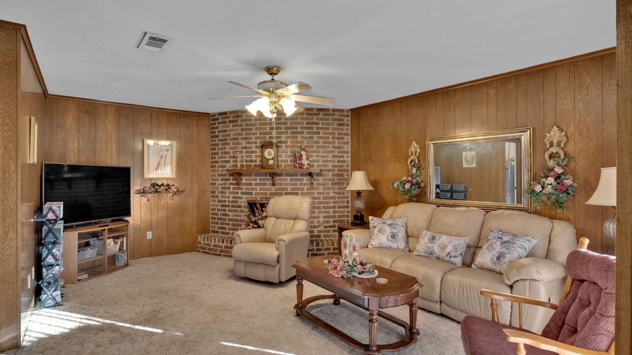 Photo of Livingroom in Shreveport