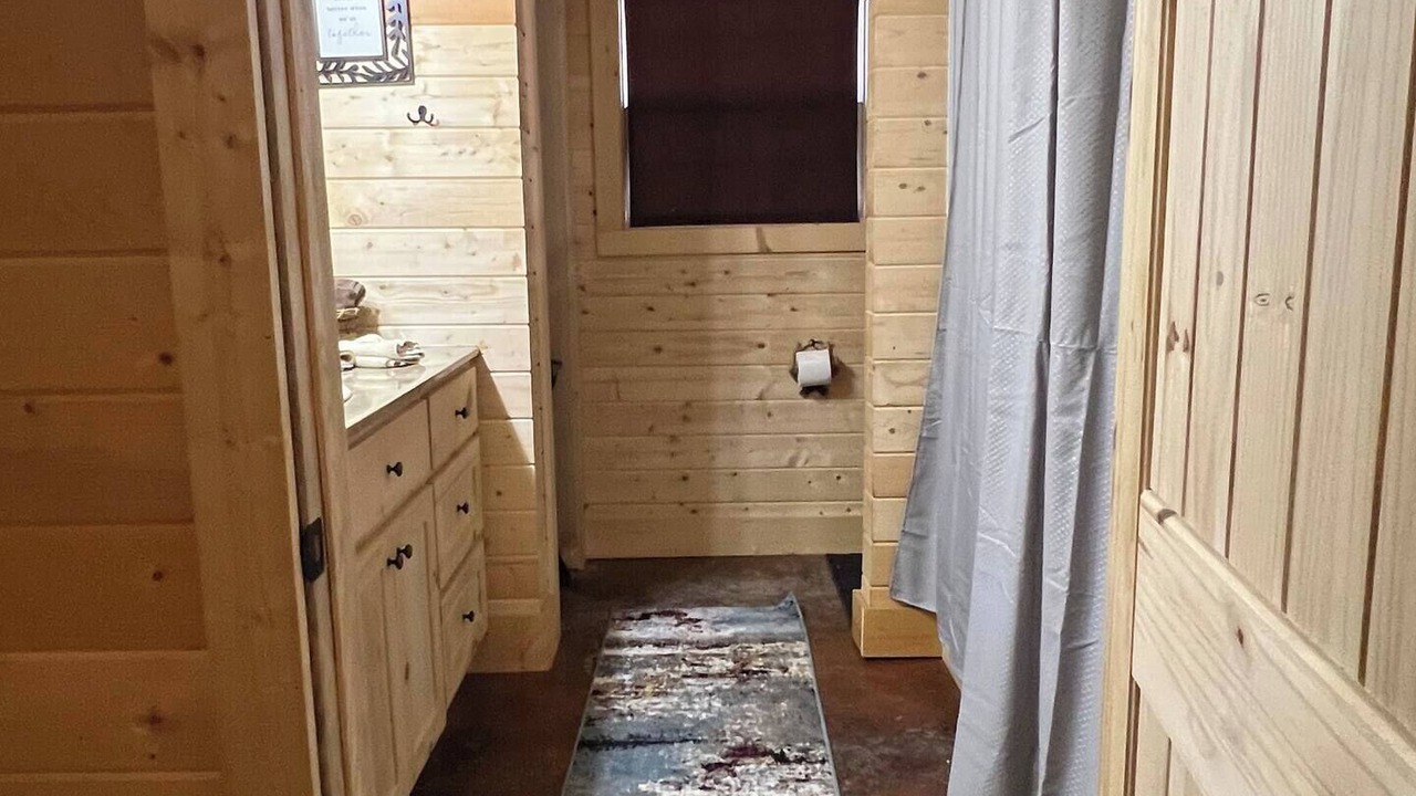 Photo of Bathroom in Higden