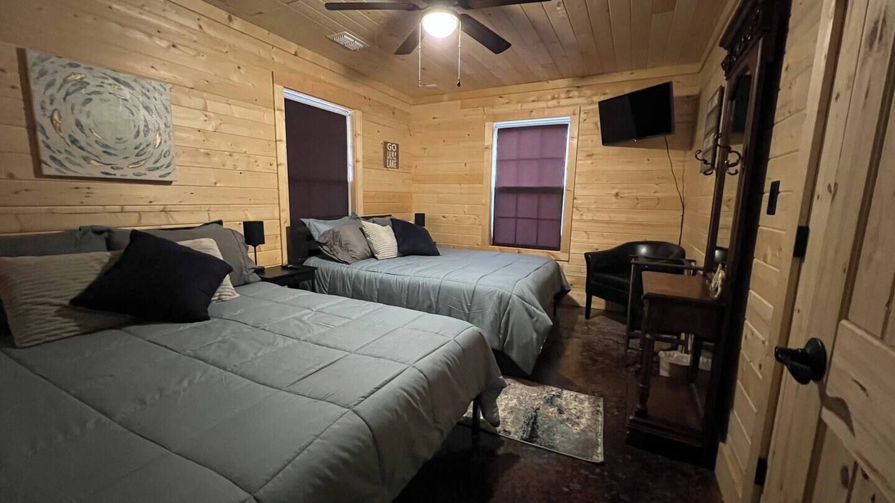 Photo of Bedroom in Higden