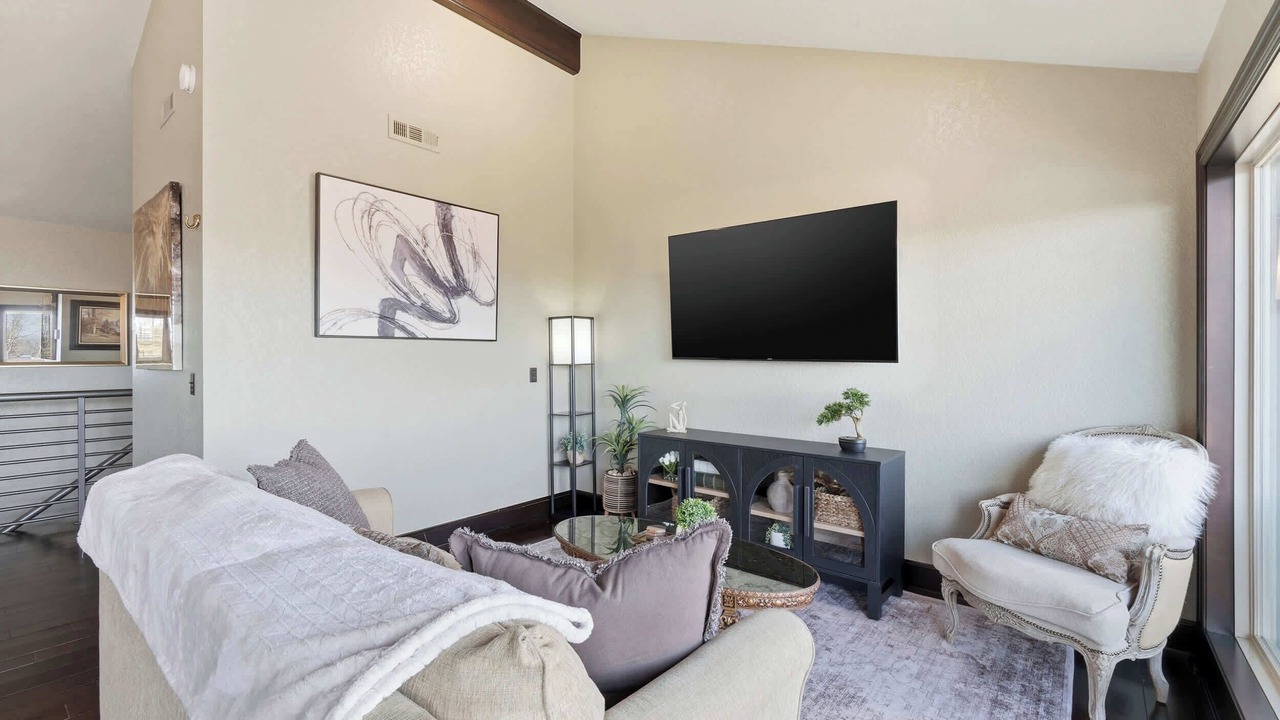 Photo of Livingroom in Prairie Creek