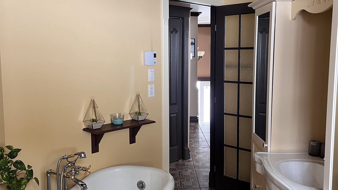 Photo of Bathroom in Notre-Dame-des-Laurentides