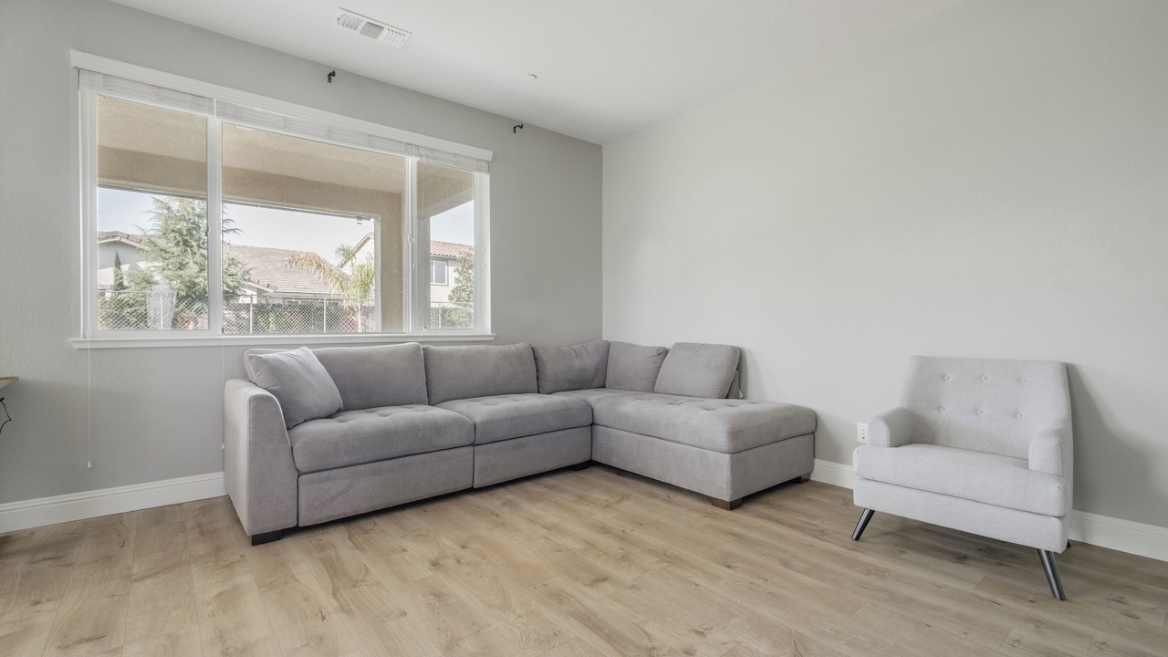Photo of Livingroom in Roseville
