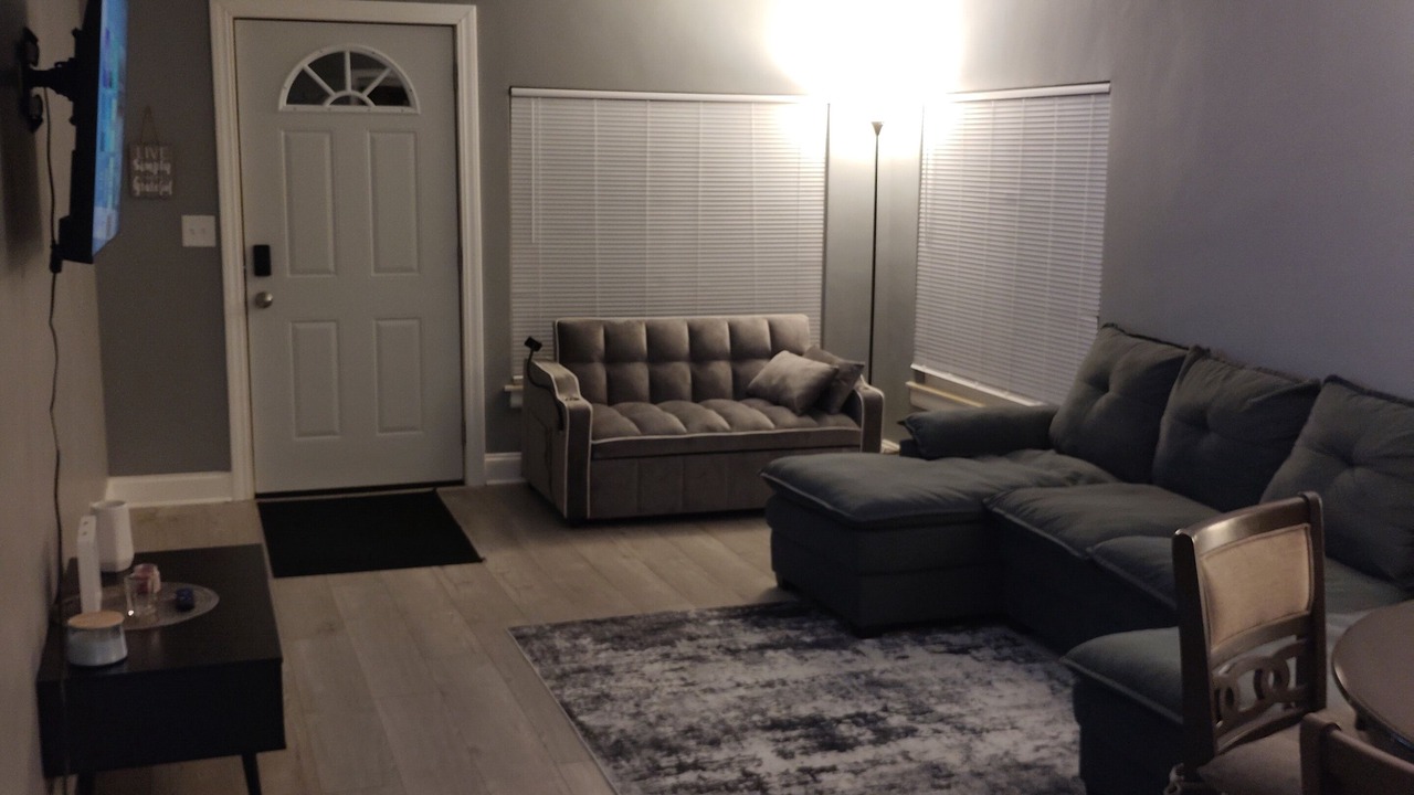 Photo of Livingroom in Bay City