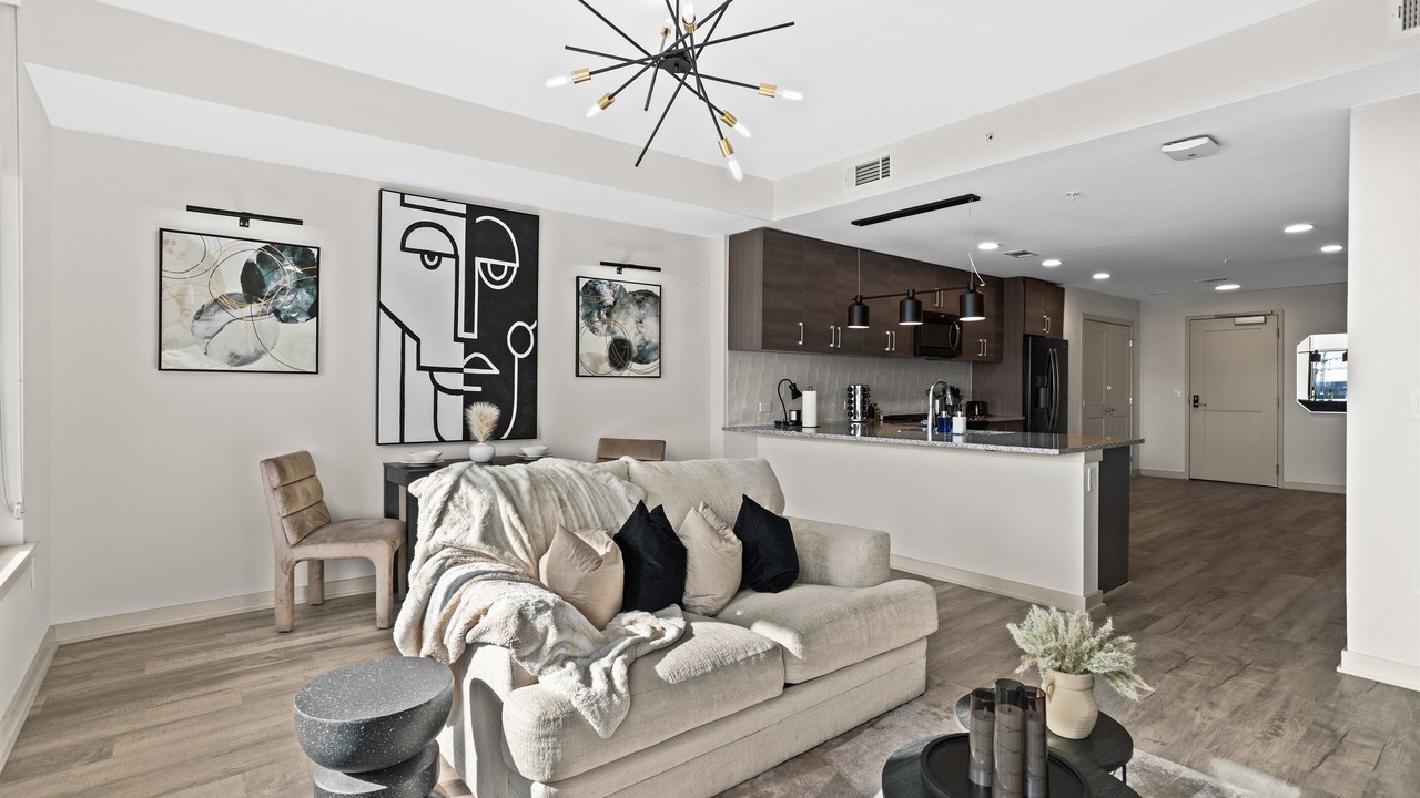 Photo of Livingroom in Peachtree Center