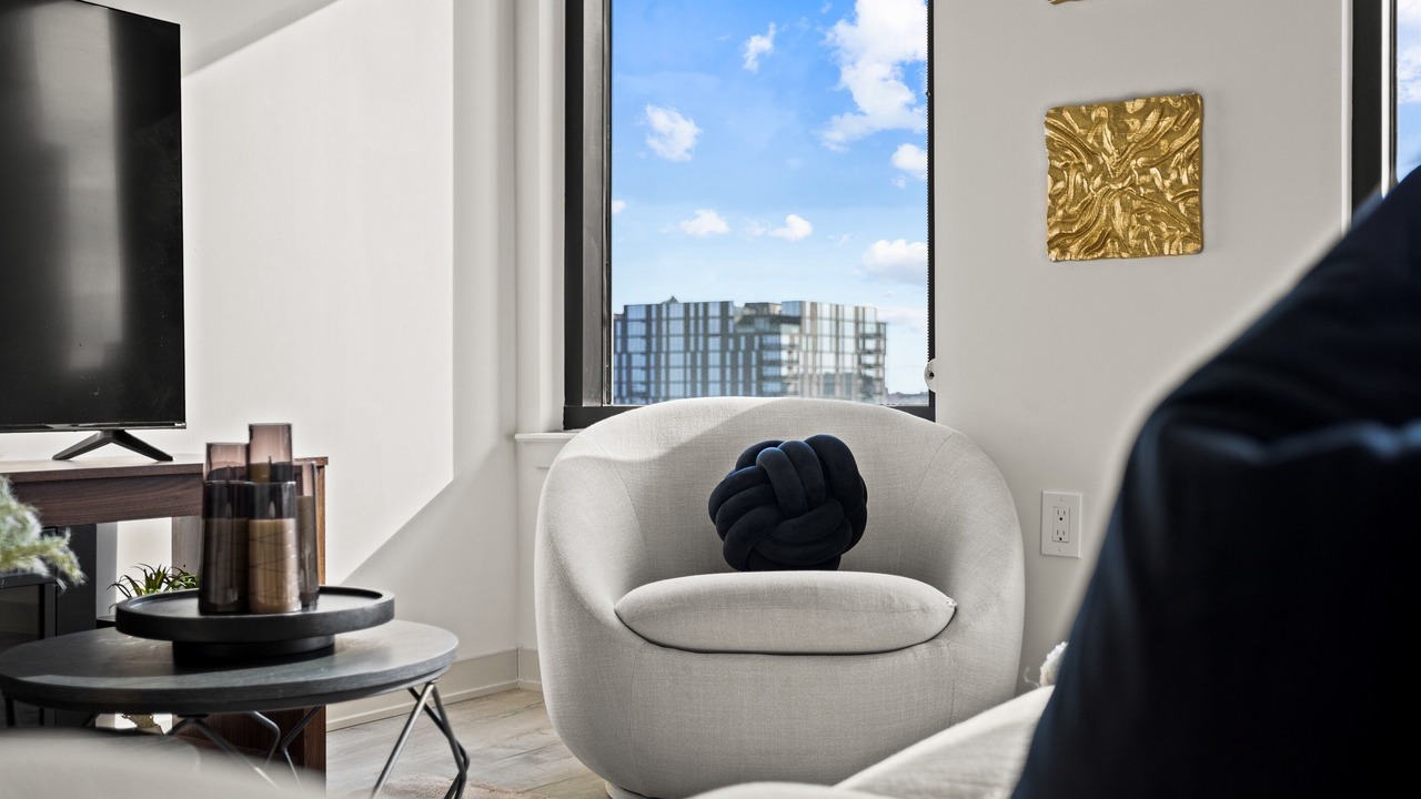 Photo of Livingroom in Peachtree Center