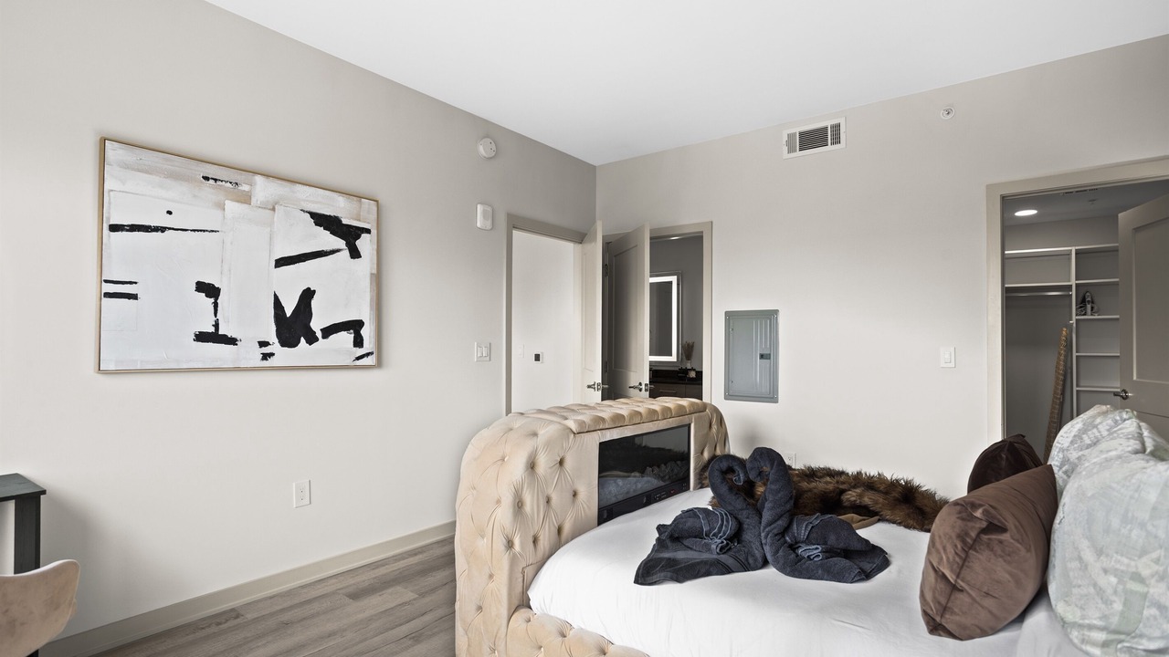 Photo of Bedroom in Peachtree Center