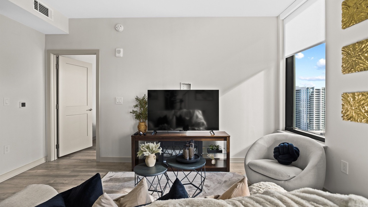 Photo of Livingroom in Peachtree Center