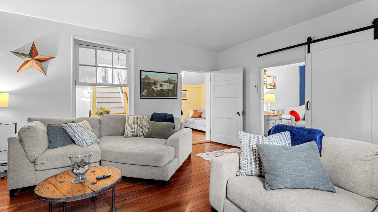 Photo of Livingroom in Midlothian