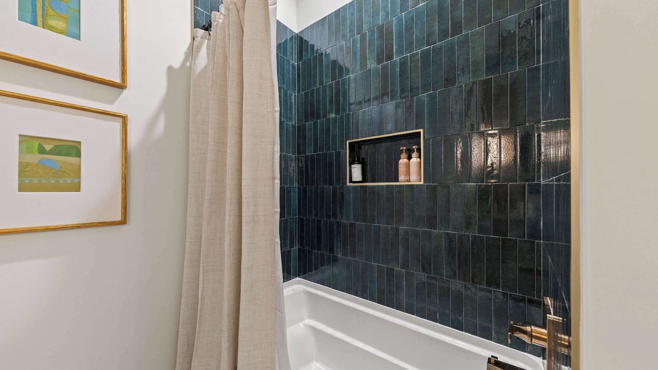 Photo of Bathroom in Cypremort Point