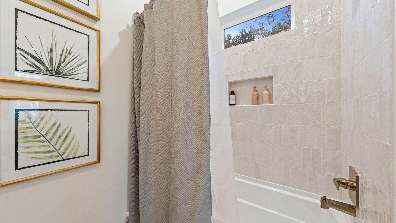 Photo of Bathroom in Cypremort Point