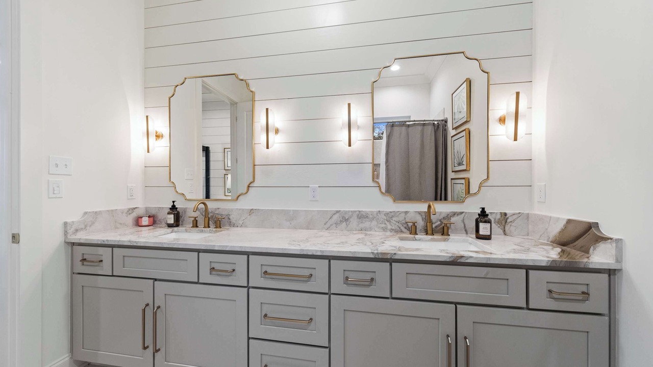 Photo of Bathroom in Cypremort Point