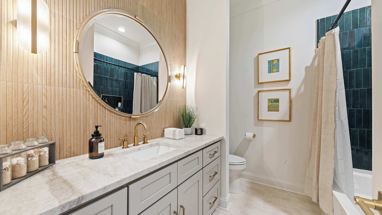 Photo of Bathroom in Cypremort Point