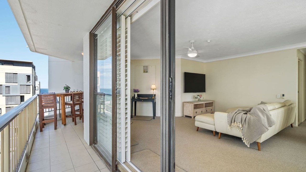 Photo of Livingroom in Main Beach