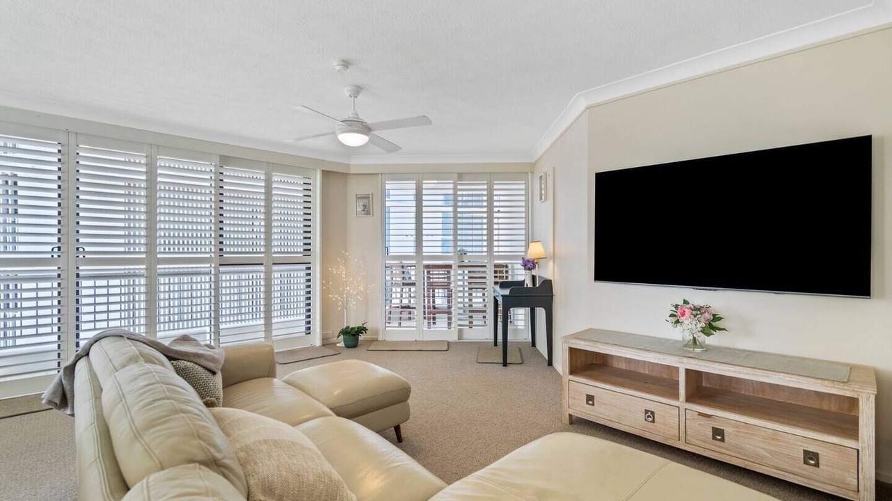 Photo of Livingroom in Main Beach