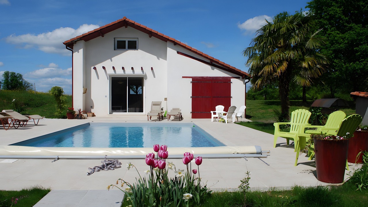 Photo of Outdoor in Garrey