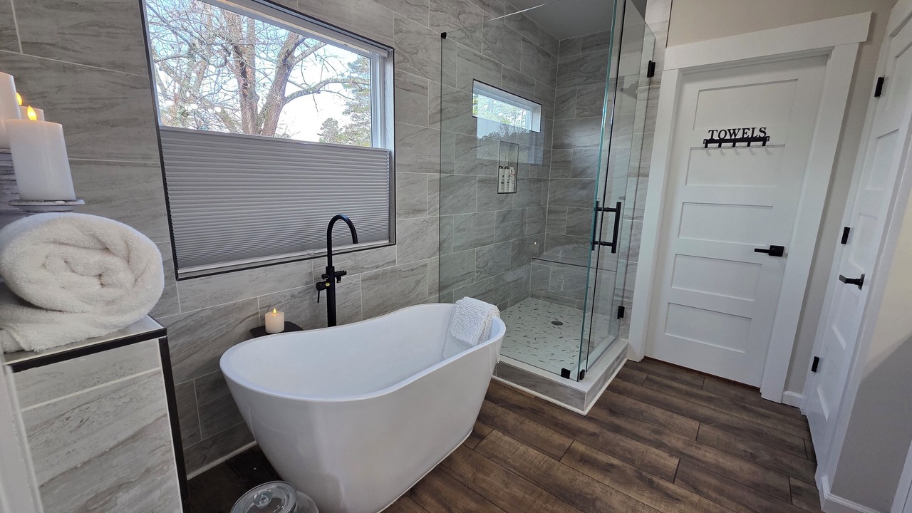 Photo of Bathroom in Toccoa