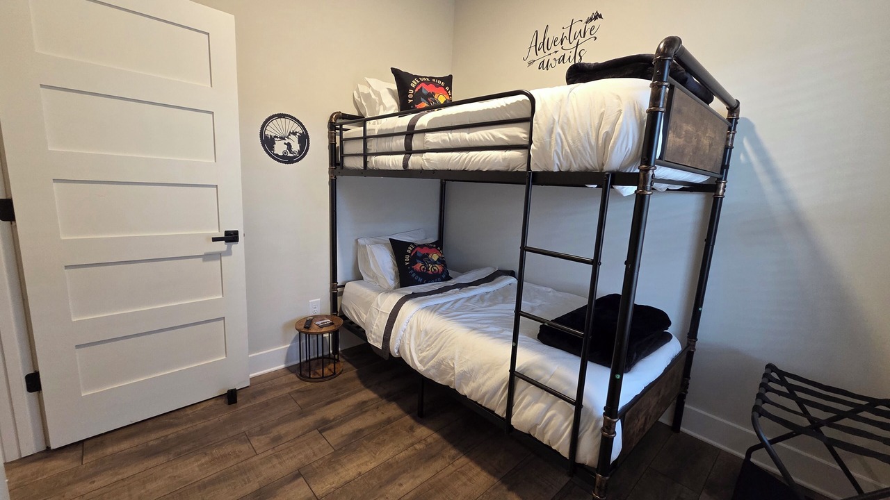 Photo of Bedroom in Toccoa