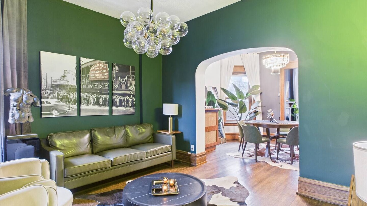 Photo of Livingroom in Wrigleyville