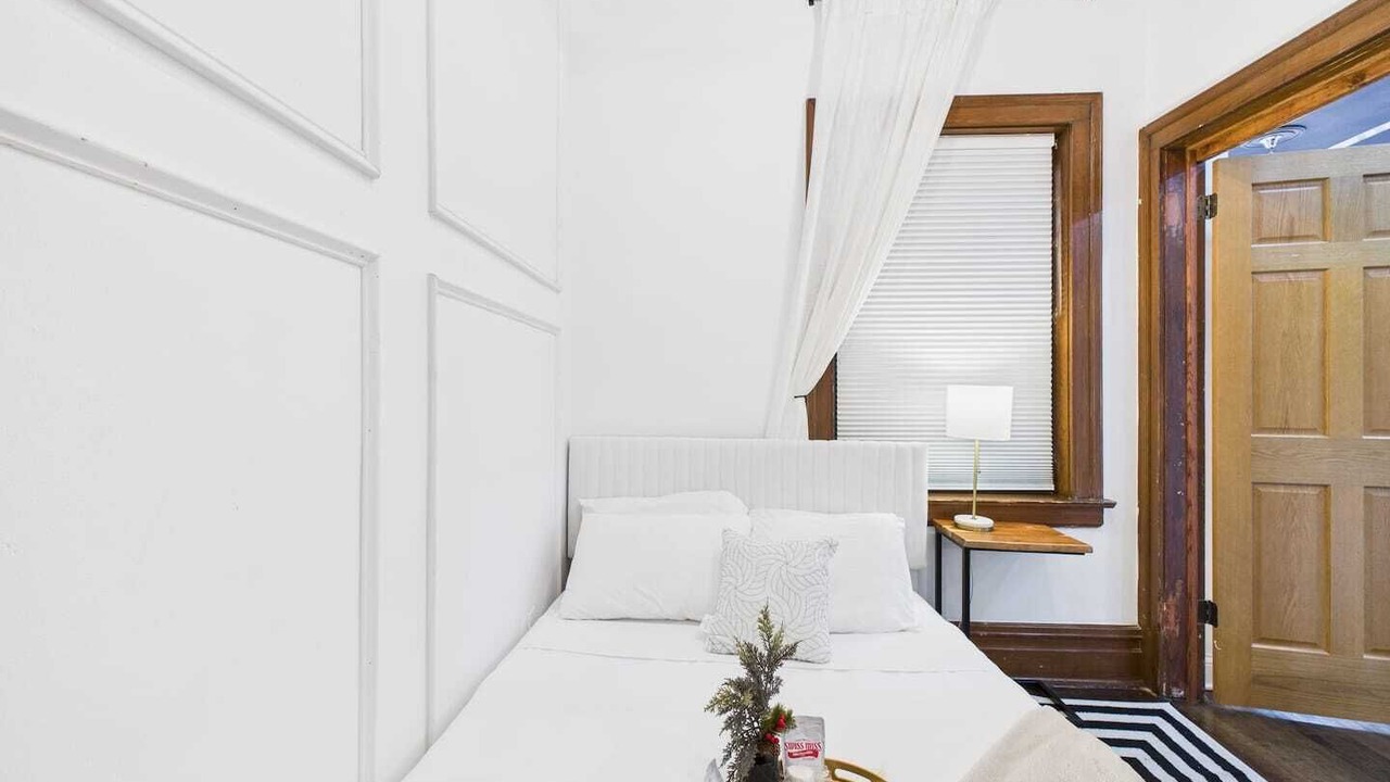 Photo of Bedroom in Wrigleyville