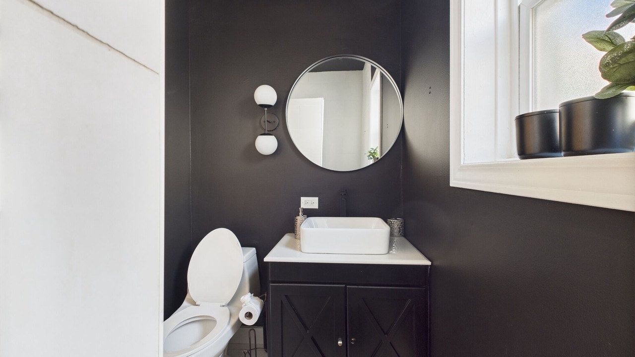 Photo of Bathroom in Wrigleyville
