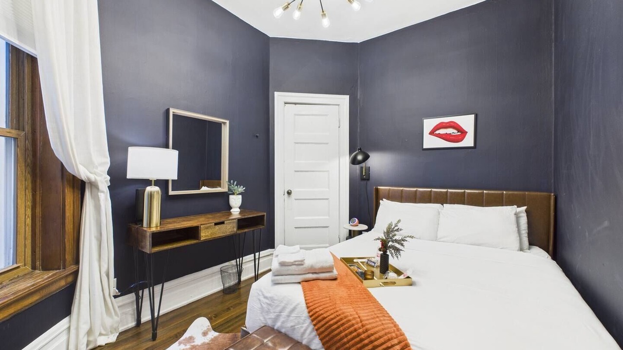 Photo of Bedroom in Wrigleyville