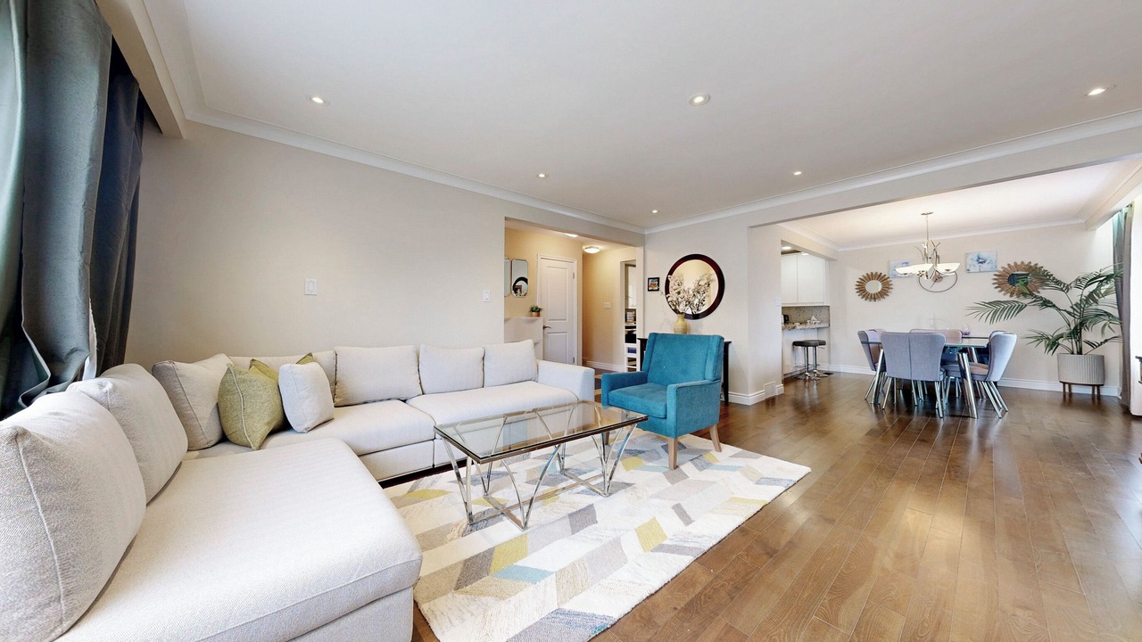 Photo of Livingroom in Willowdale