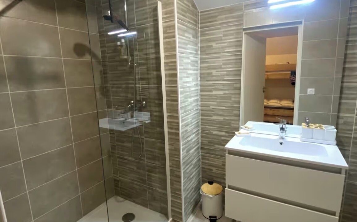 Photo of Bathroom in Saint-Etienne-de-Tinee