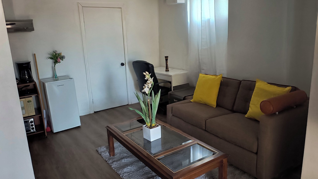 Photo of Livingroom in Rideau Heights