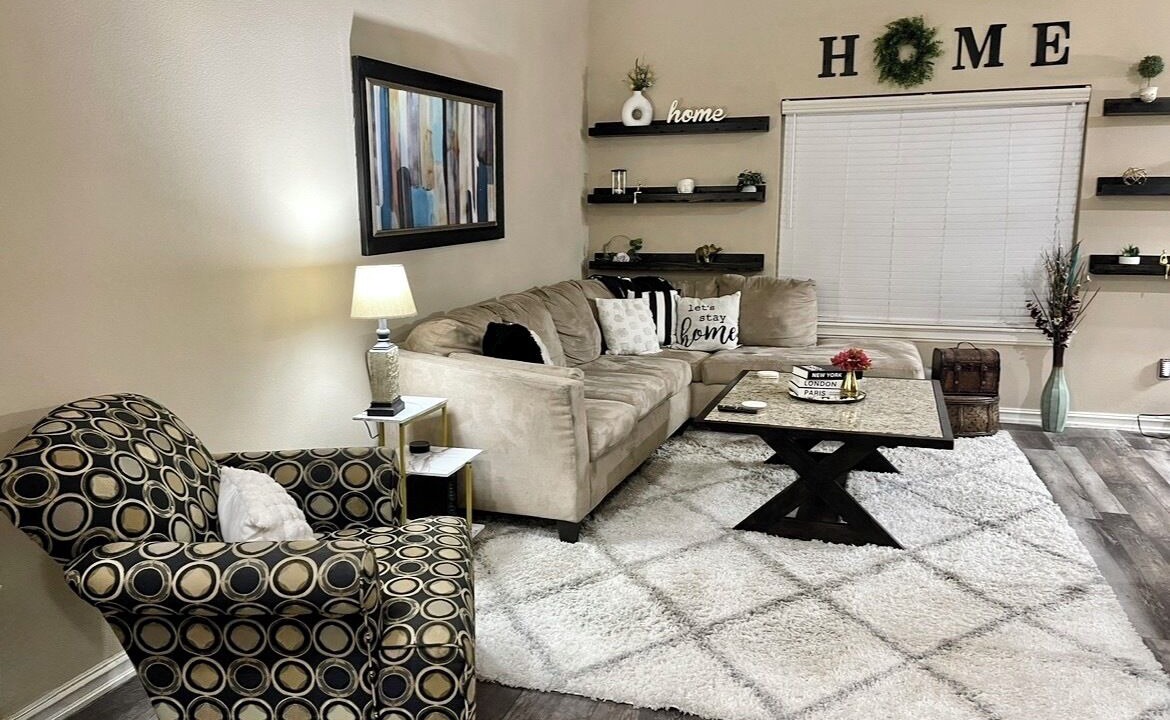 Photo of Livingroom in Glenpool