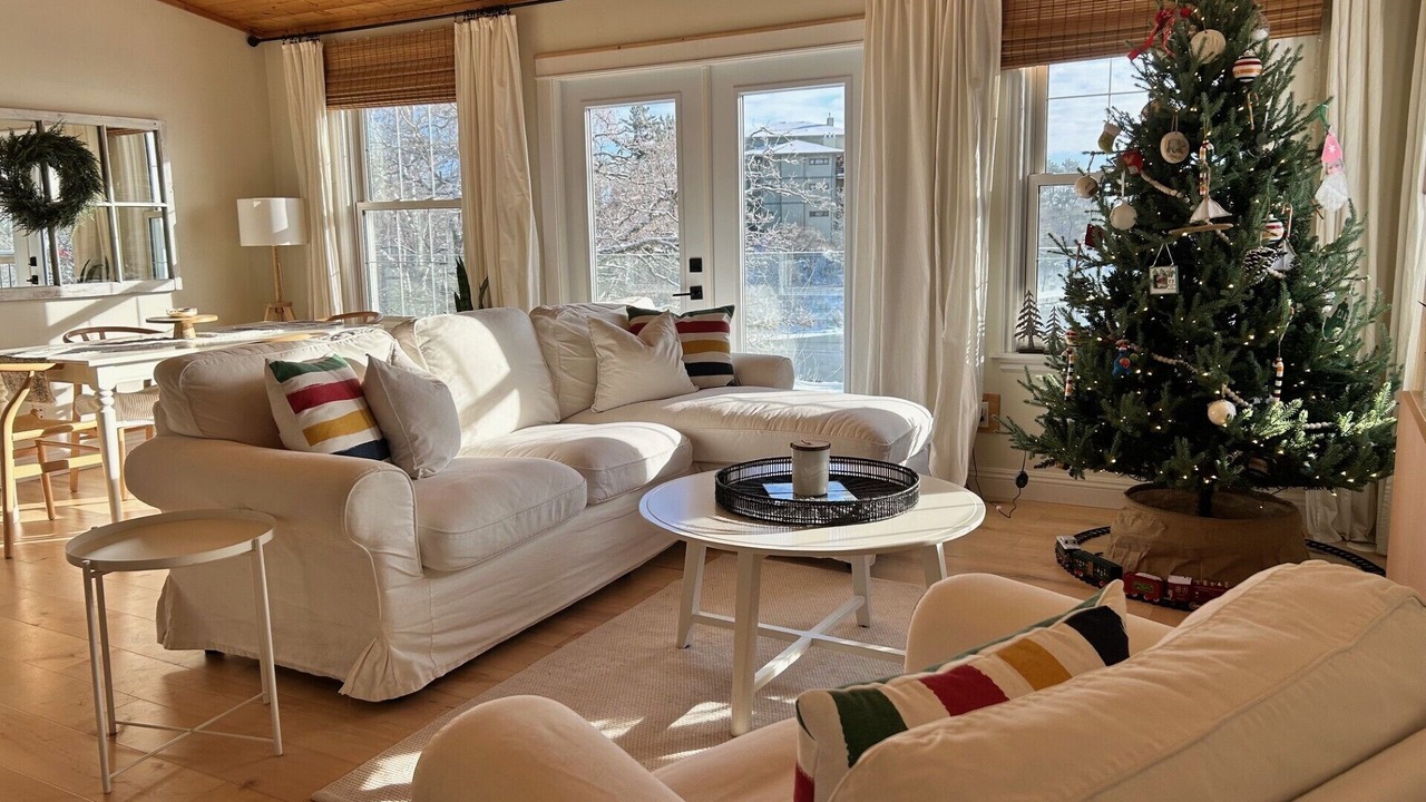 Photo of Livingroom in Kenora