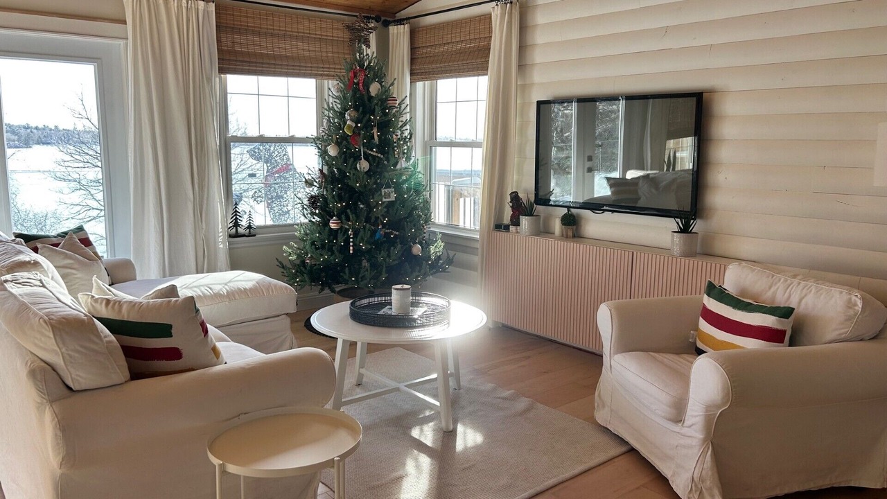 Photo of Livingroom in Kenora