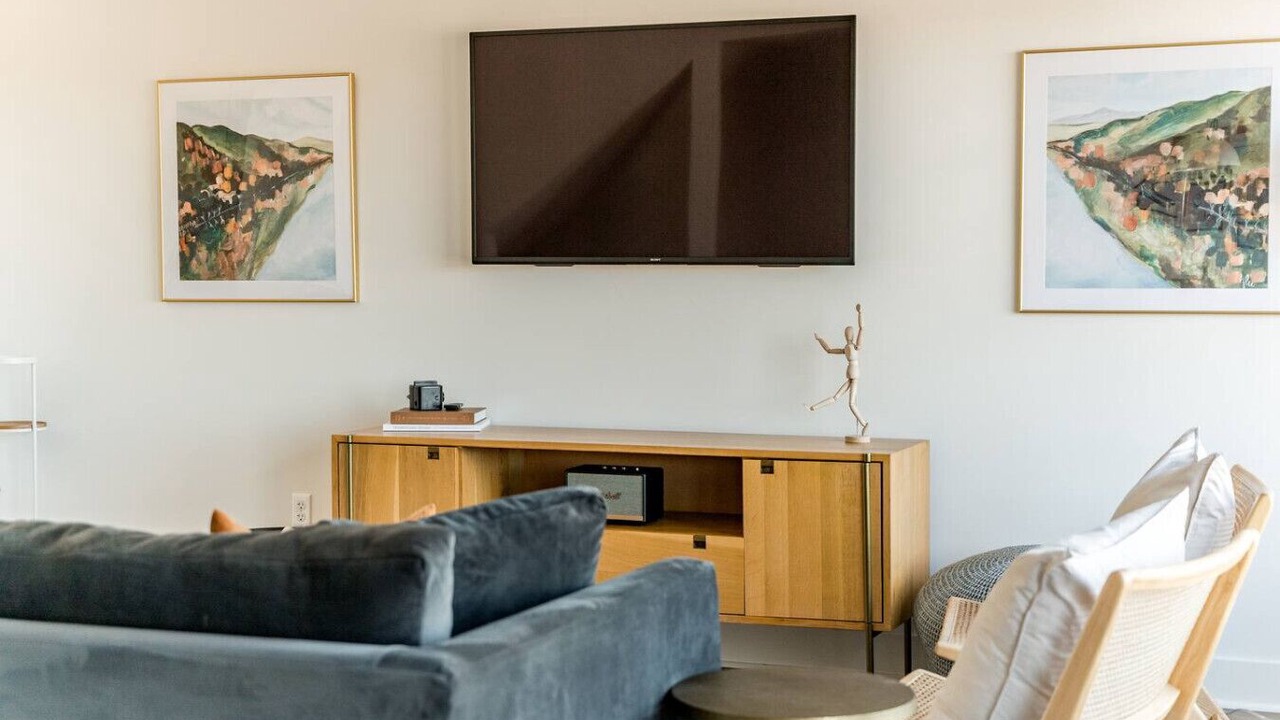 Photo of Livingroom in Court House Hill