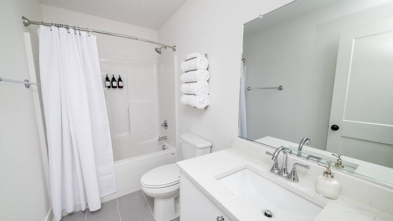 Photo of Bathroom in Court House Hill