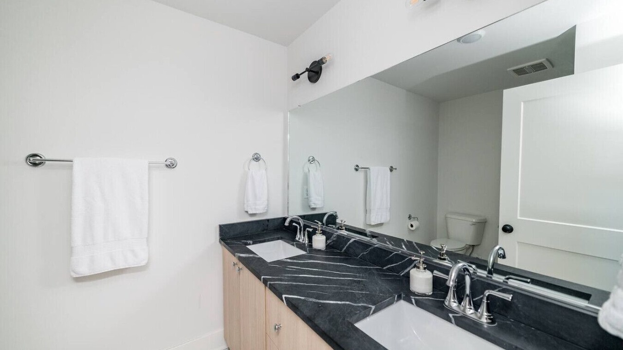 Photo of Bathroom in Court House Hill