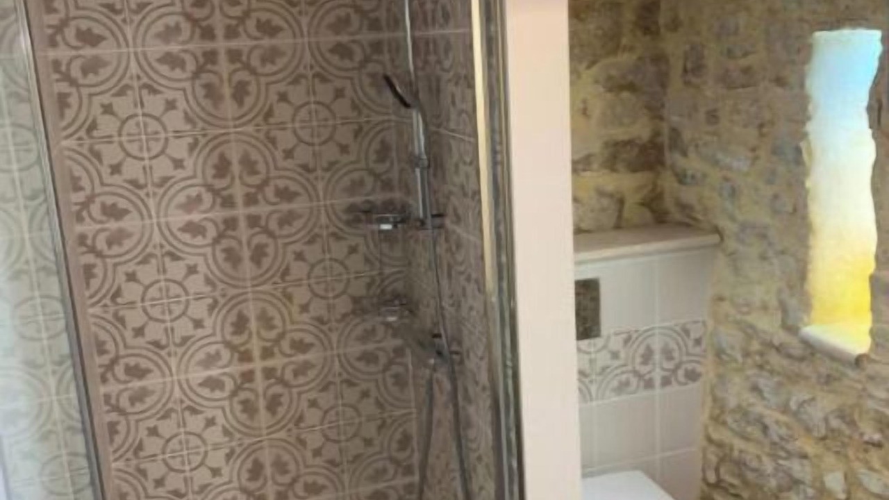 Photo of Bathroom in Tresques