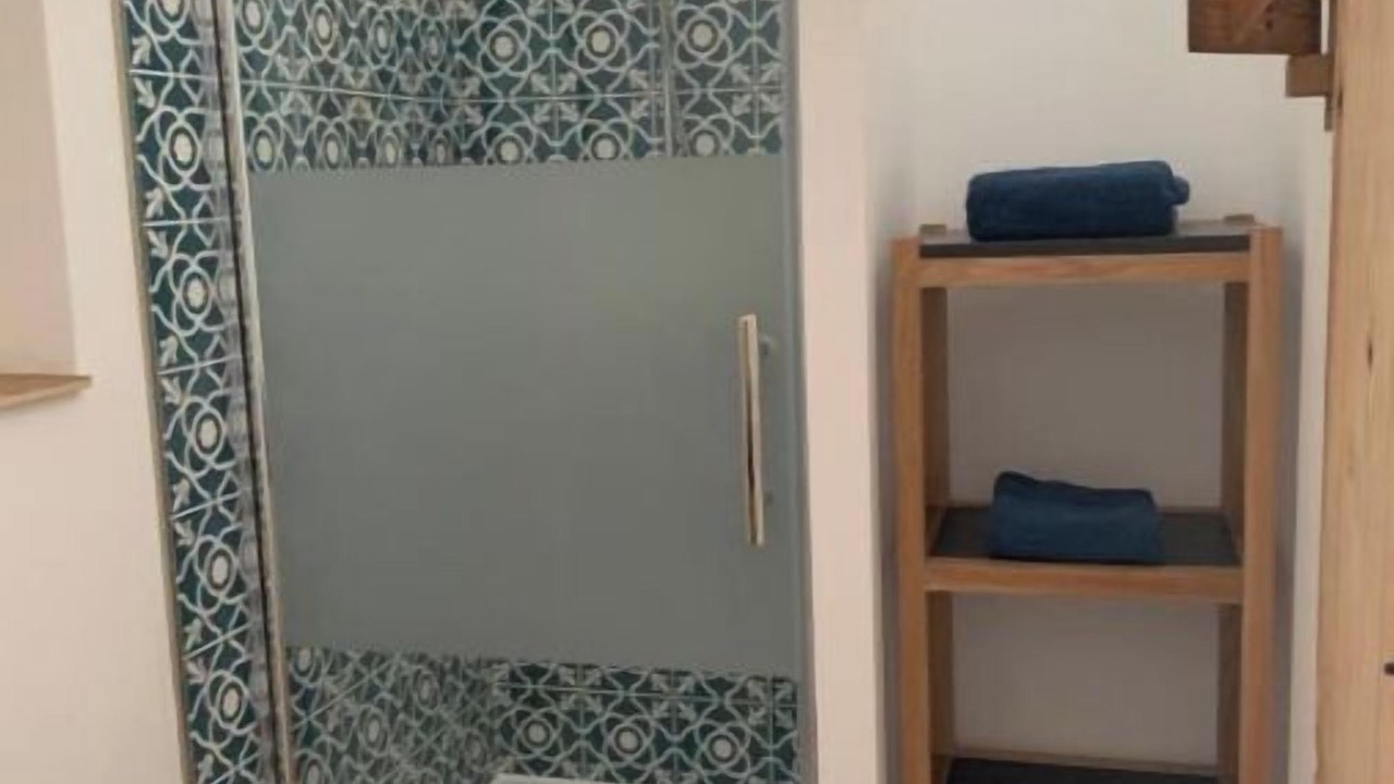 Photo of Bathroom in Tresques