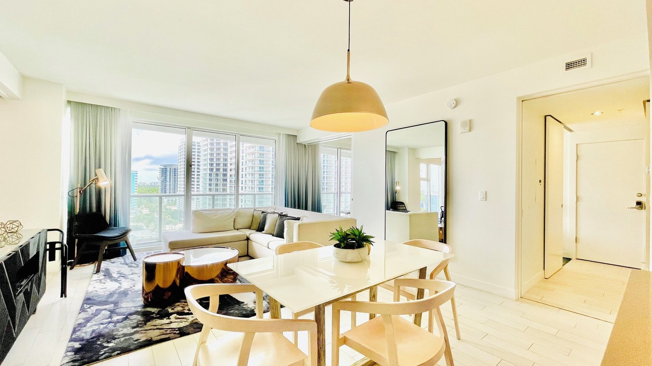 Photo of Livingroom in Central Beach