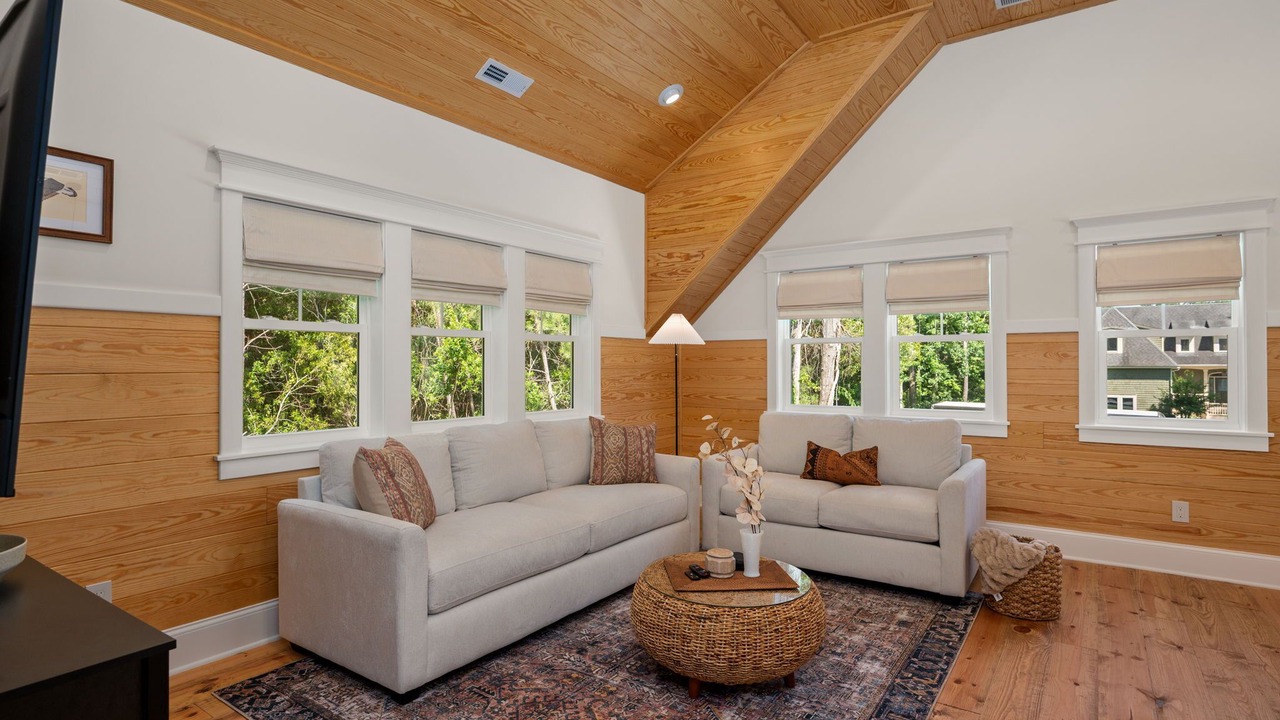 Photo of Livingroom in Harbinger