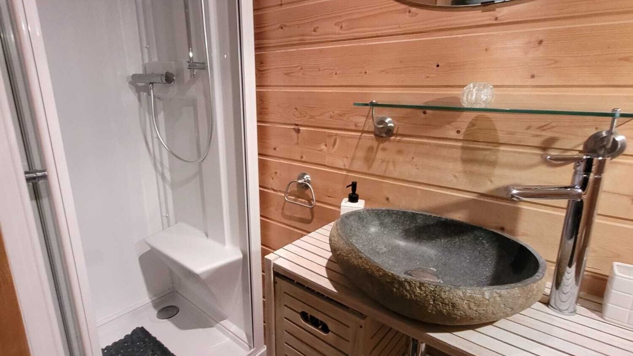 Photo of Bathroom in Charleville-Mezieres