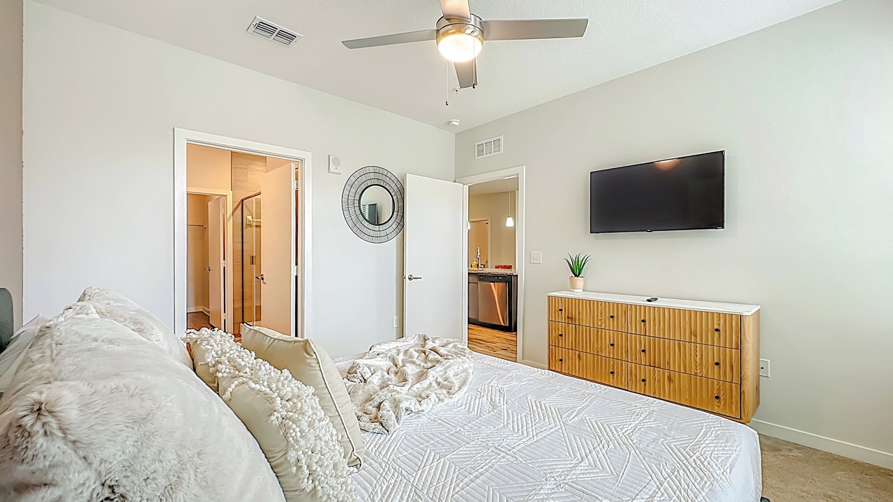 Photo of Bedroom in Deerwood