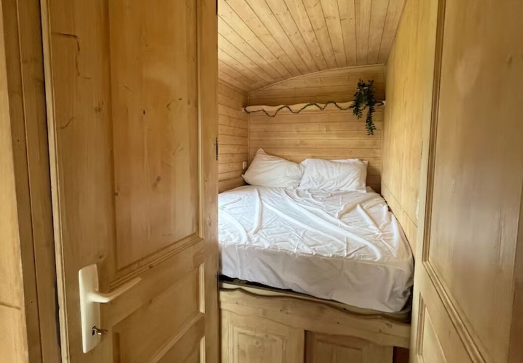 Photo of Bedroom in Verneuil