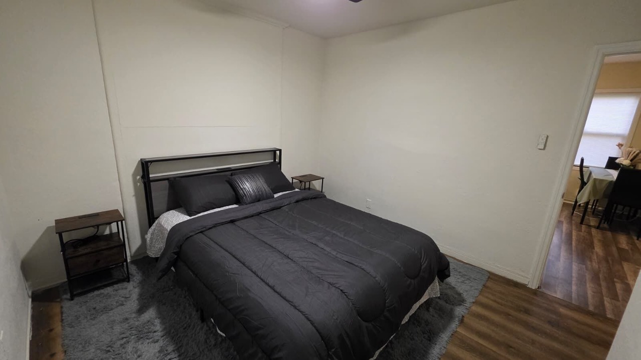 Photo of Bedroom in Golden Glades