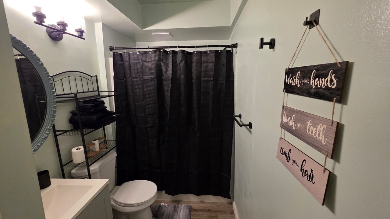 Photo of Bathroom in Golden Glades