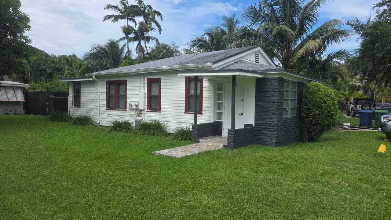 Photo of Outdoor in Golden Glades