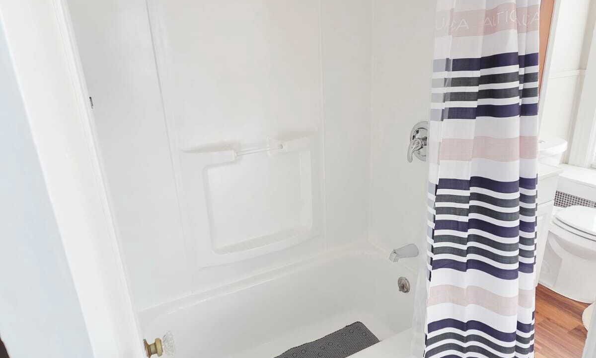 Photo of Bathroom in Stockade Historic District