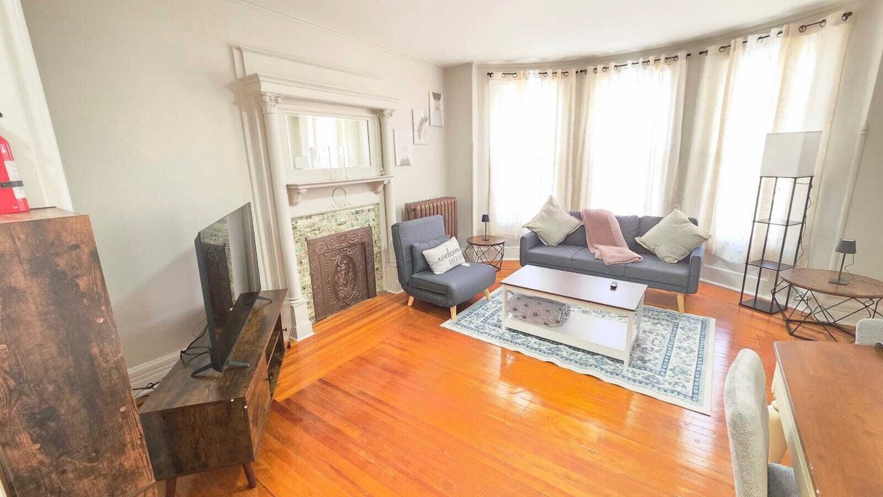 Photo of Livingroom in Stockade Historic District