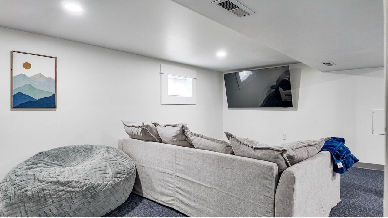 Photo of Livingroom in Harrison/Denny-Blaine